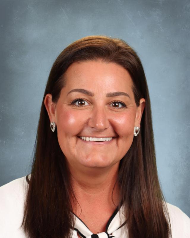 Mrs. Kelly Hinton: Physical Education/Aide